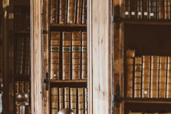 Grounded retrieval and knowledge sources
